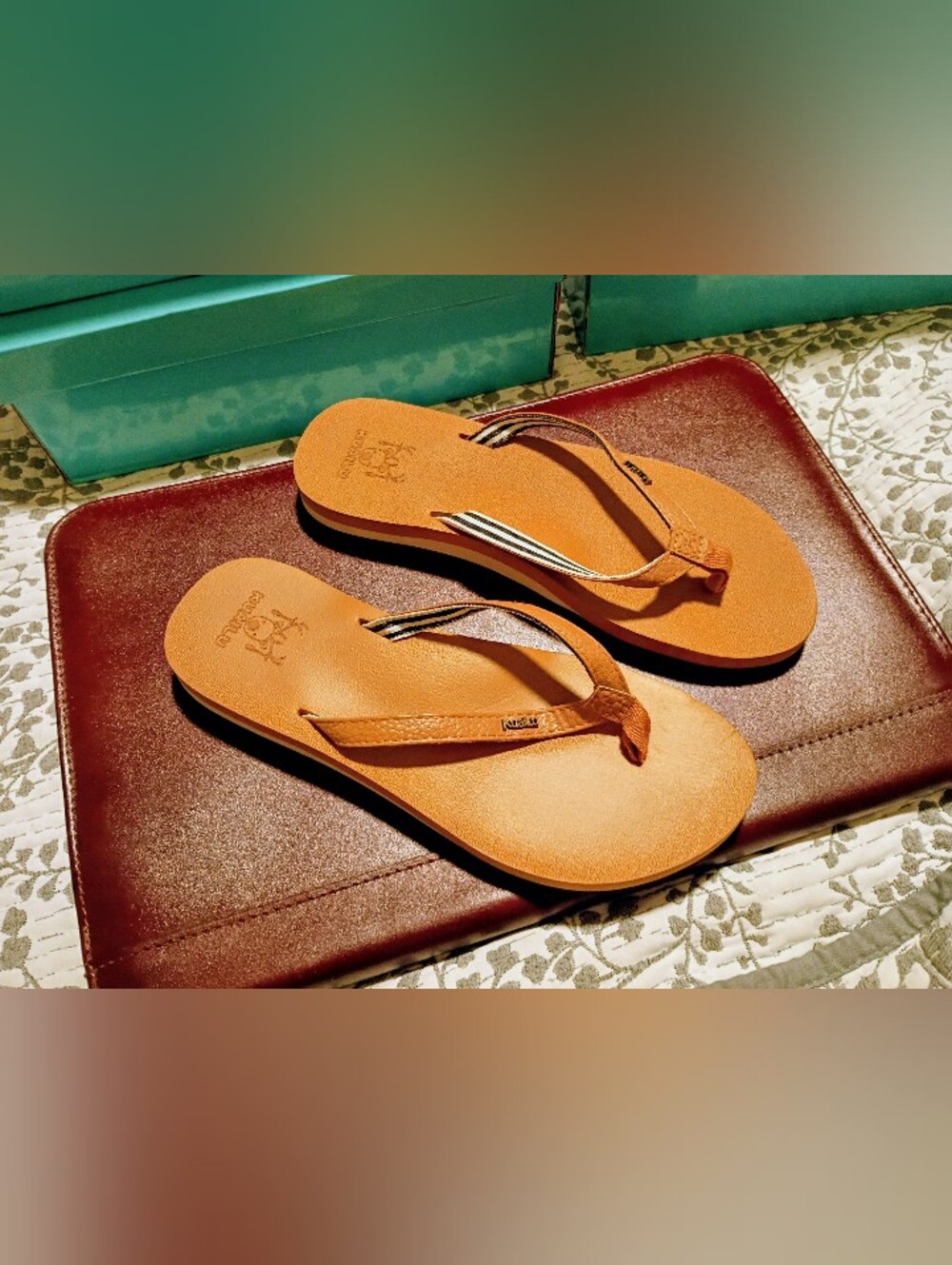 KuaiLu Womens Size 8 Flip Flops Open Box